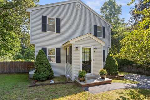 32 Sherburne Ave, Tyngsboro, MA 01879