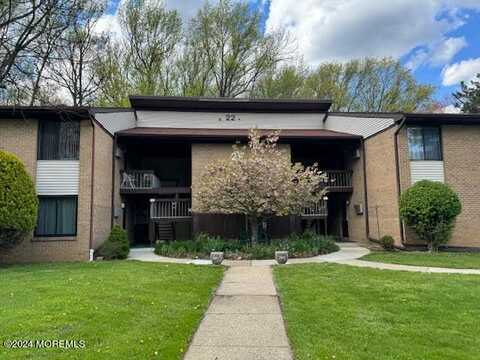 22 Amberly Drive, Manalapan, NJ 07726
