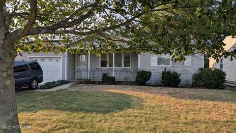 128 Westport Drive, Toms River, NJ 08757