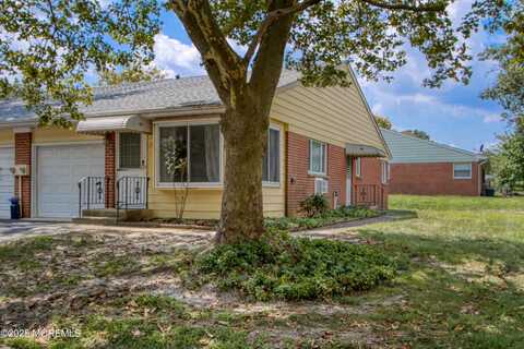 70 Yorktowne Parkway, Whiting, NJ 08759