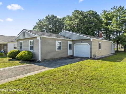 24 Selkirk Avenue, Toms River, NJ 08757