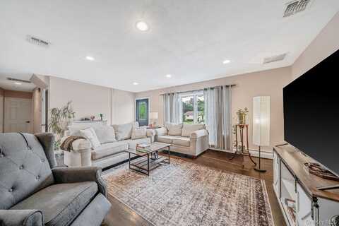 39 Aron Drive, Bohemia, NY 11716