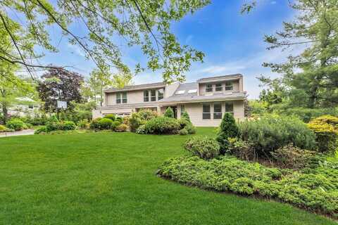 9 Hill And Tree Court, Melville, NY 11747