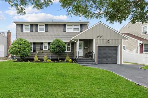 37 Scholl Drive, Farmingdale, NY 11735