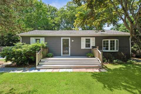 4 E End Avenue, East Quogue, NY 11942