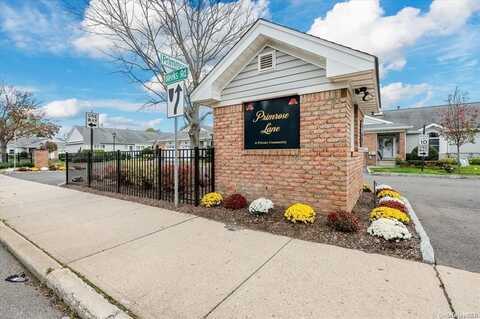 61 Primrose Lane, North Babylon, NY 11703