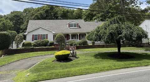 36 Leeds Boulevard, Farmingville, NY 11738
