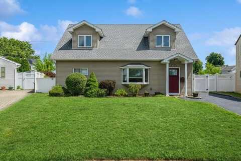 15 Budd Court, Bethpage, NY 11714