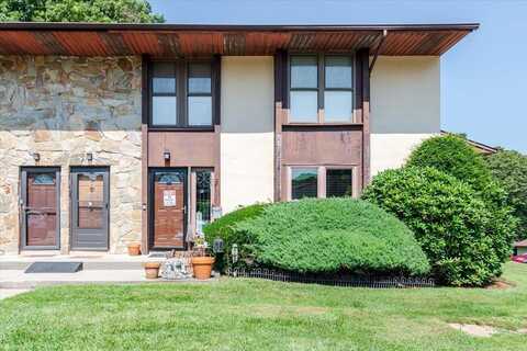 7 Hemlock Court, Selden, NY 11784