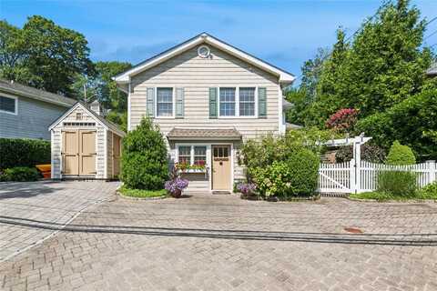 3 Glenna Little Trail, Huntington, NY 11743