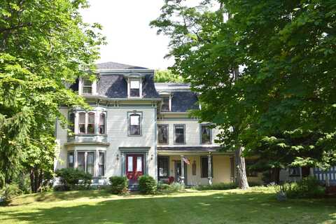 120 E Main Street, Searsport, ME 04974