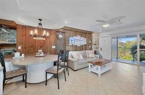 900 Broad, NAPLES, FL 34102