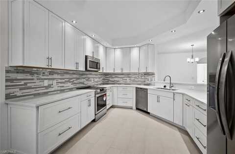 7056 Pelican Bay, NAPLES, FL 34108