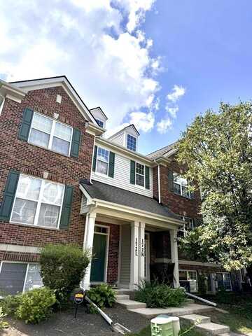 172 N East River Road, Des Plaines, IL 60016