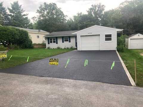 8406 Russell Street, Cary, IL 60013