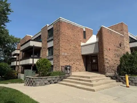 1810 Hemlock Place, Schaumburg, IL 60173