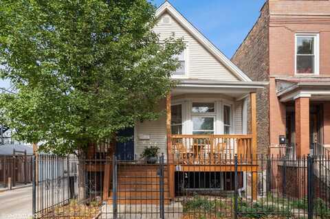 2744 W Nelson Street, Chicago, IL 60618