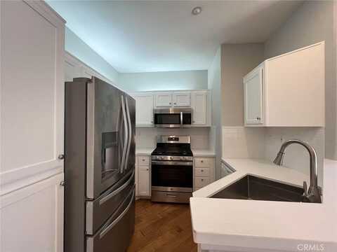 305 Birch Grove, Irvine, CA 92618