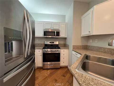 305 Birch Grove, Irvine, CA 92618