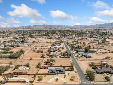 21538 Pine Ridge Avenue, Apple Valley, CA 92307