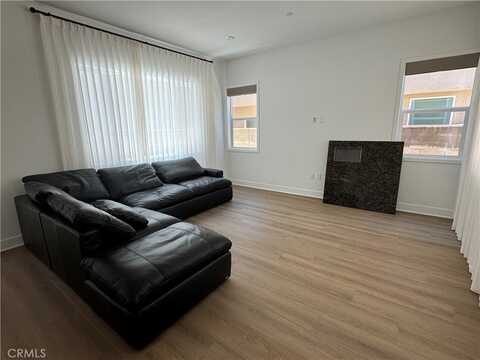 228 KNOT, Irvine, CA 92618