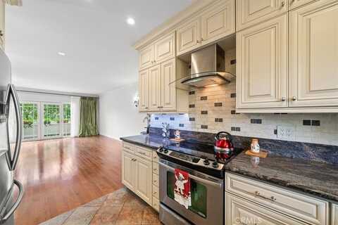 1228 N La Cienega Boulevard, West Hollywood, CA 90069