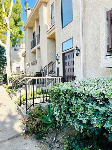 18958 Sherman Way, Reseda, CA 91335