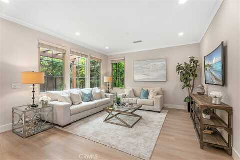 88 Brindisi, Irvine, CA 92618