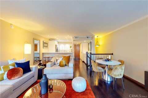 4415 Saugus Avenue, Sherman Oaks, CA 91403