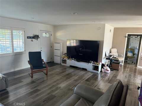 23823 Victory Boulevard, West Hills, CA 91307