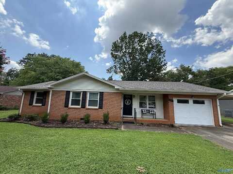 367 College Park Court NW, Huntsville, AL 35805