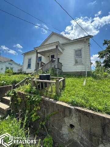 912 E Fourth, Ottumwa, IA 52501