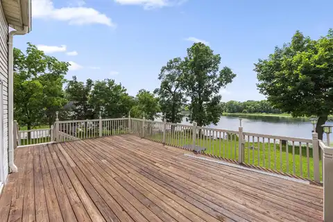 195 Lane 272 Crooked Lake, Angola, IN 46703