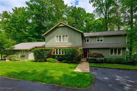 33 Cascade, Chagrin Falls, OH 44022