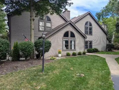 1133 Red Tail Hawk Court unit: 6, Boardman, OH 44512