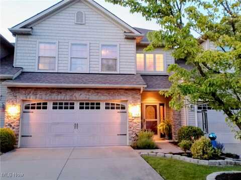 303 Lakewick Lane, Willowick, OH 44095
