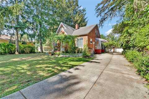 5956 Stumph Road, Parma, OH 44130