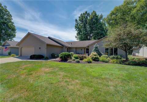 32833 Fallhaven Circle, North Ridgeville, OH 44039