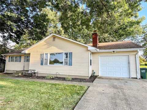 212 Beechwood Street, Louisville, OH 44641