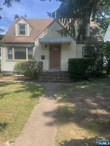 193 Hickory Avenue, Bergenfield, NJ 07621