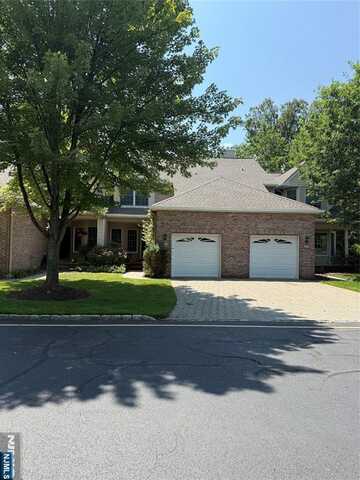 118 Carriage Court, Allendale, NJ 07401