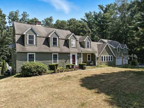207 Oak Ridge Rd, Plaistow, NH 03865
