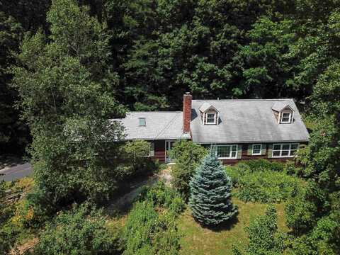 8 Walden Woods, Essex, VT 05452