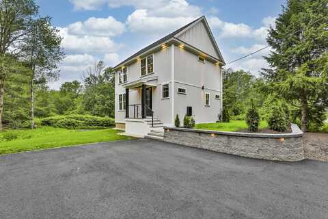 33 Sharon Road, Peterborough, NH 03458