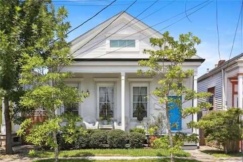 8829 HICKORY Street, New Orleans, LA 70118