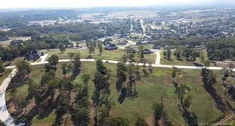 828 Ridgeview Drive, Tahlequah, OK 74464