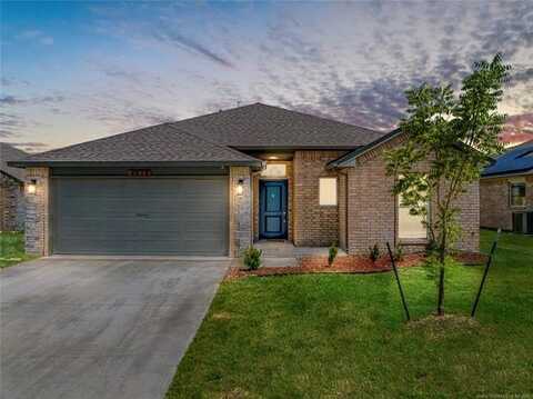 4828 E Galveston Place, Broken Arrow, OK 74014