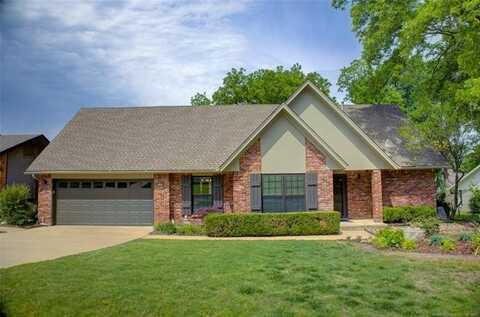 8242 S Sandusky Avenue, Tulsa, OK 74137