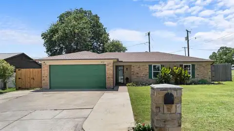 414 Hallmark Drive, Arlington, TX 76011