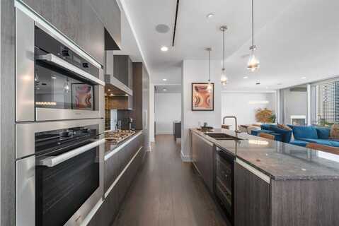 3130 N Harwood Street, Dallas, TX 75201